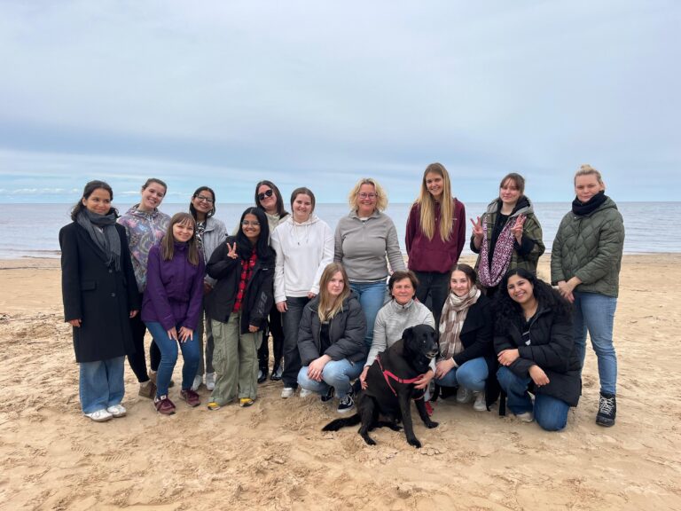 Rīgas 1. valoda skola komanda